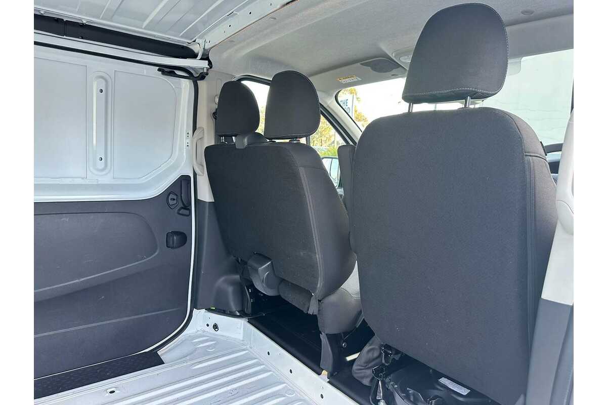 2021 Mitsubishi Express GLX SN