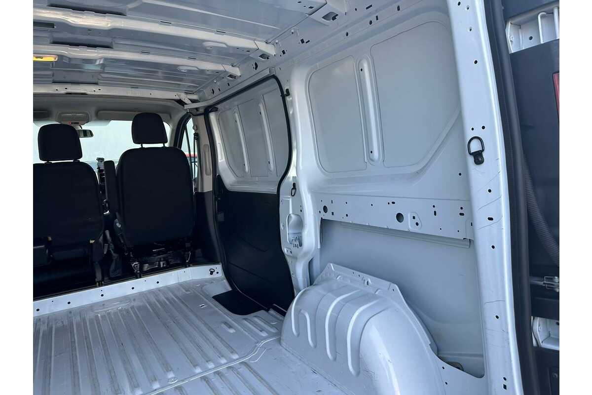 2021 Mitsubishi Express GLX SN