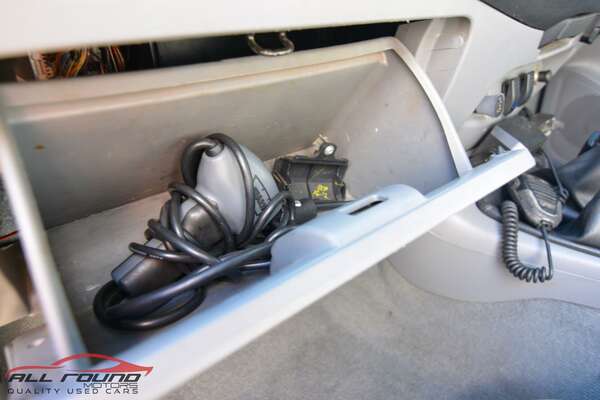 2005 Toyota HILUX SR5 (4x4) GGN25R
