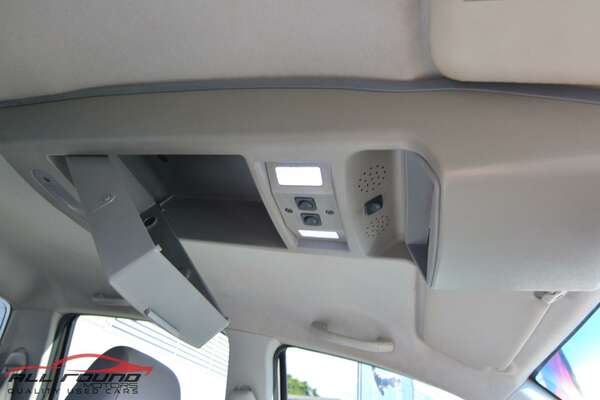 2005 Toyota HILUX SR5 (4x4) GGN25R