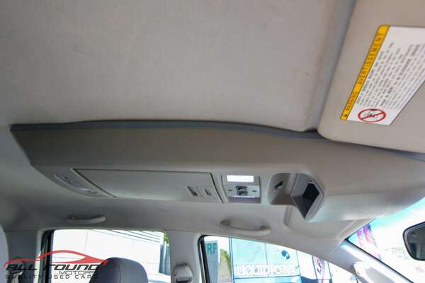 2005 Toyota HILUX SR5 (4x4) GGN25R