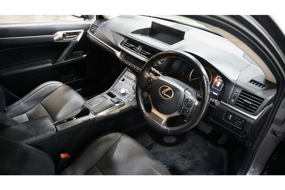 2018 Lexus CT CT200h Luxury ZWA10R