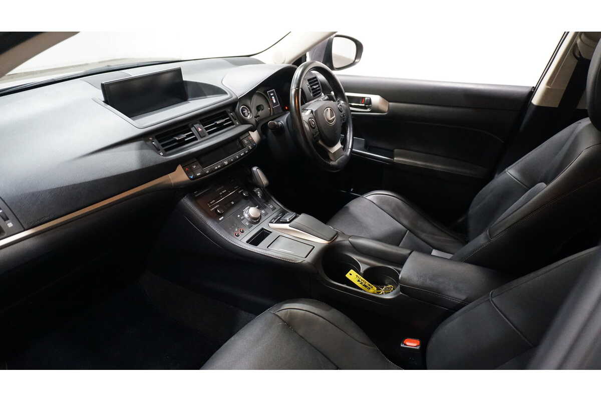 2018 Lexus CT CT200h Luxury ZWA10R