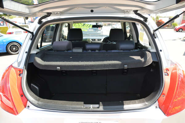 2013 Suzuki Swift GLX FZ
