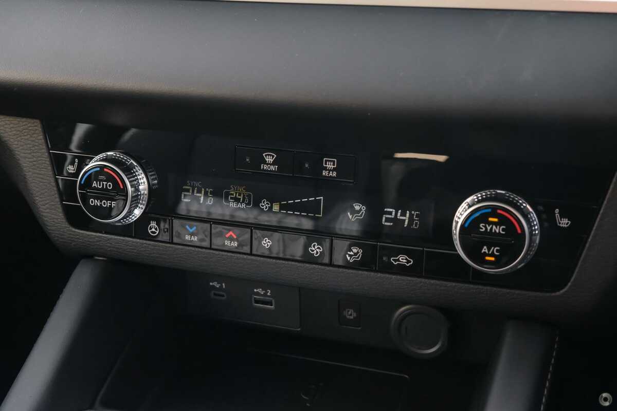 2023 Mitsubishi Outlander Exceed ZM