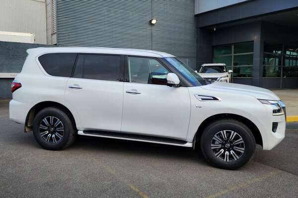 2023 Nissan Patrol Ti Y62
