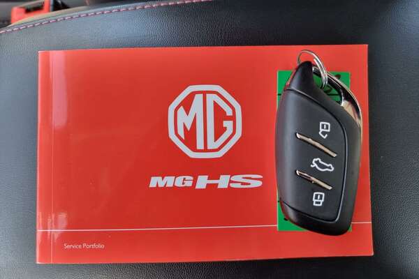 2022 MG HS Core SAS23
