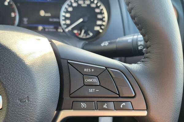 2023 Nissan Navara ST D23