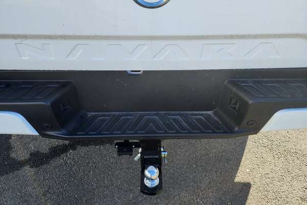 2023 Nissan Navara ST D23