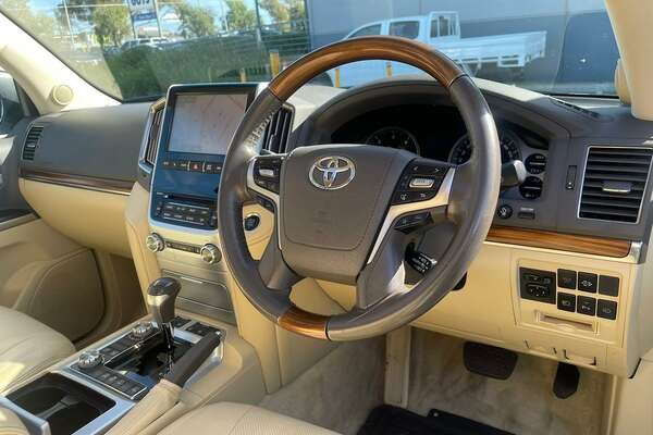 2017 Toyota Landcruiser Sahara VDJ200R