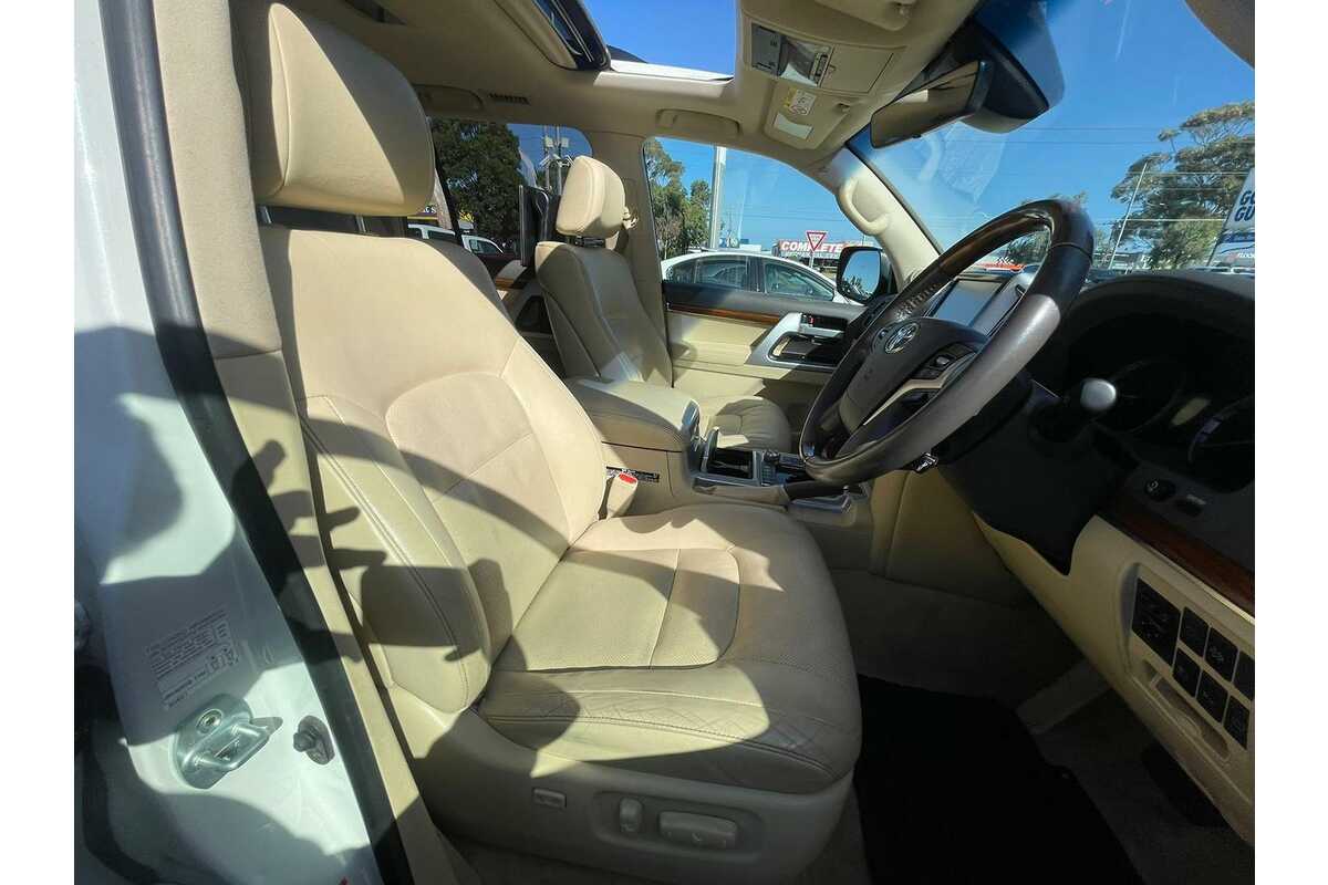 2017 Toyota Landcruiser Sahara VDJ200R