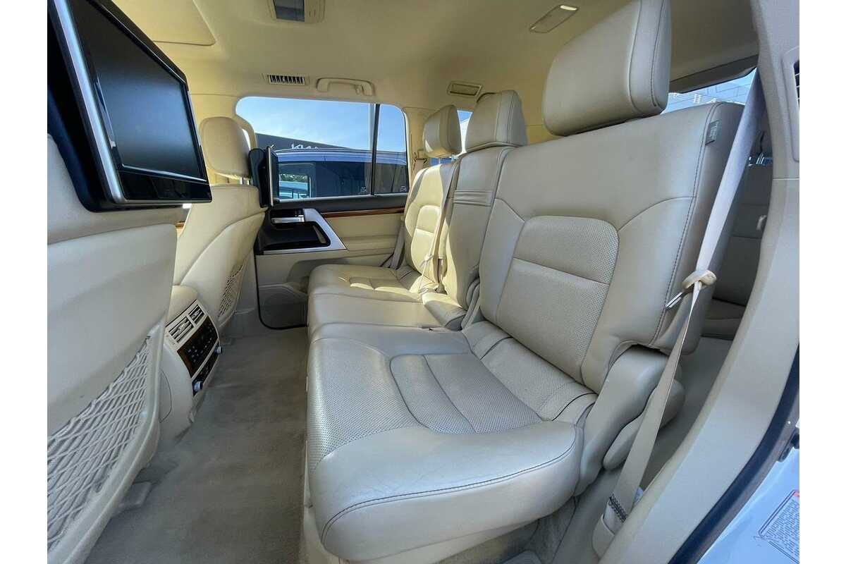 2017 Toyota Landcruiser Sahara VDJ200R