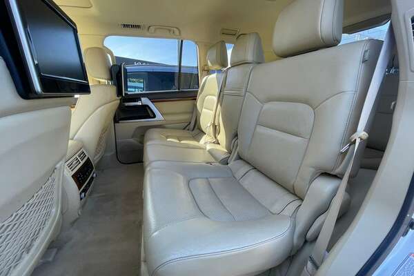 2017 Toyota Landcruiser Sahara VDJ200R