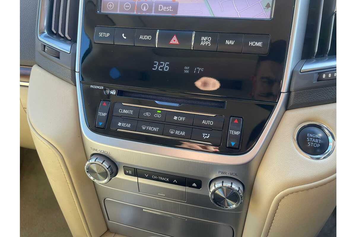 2017 Toyota Landcruiser Sahara VDJ200R