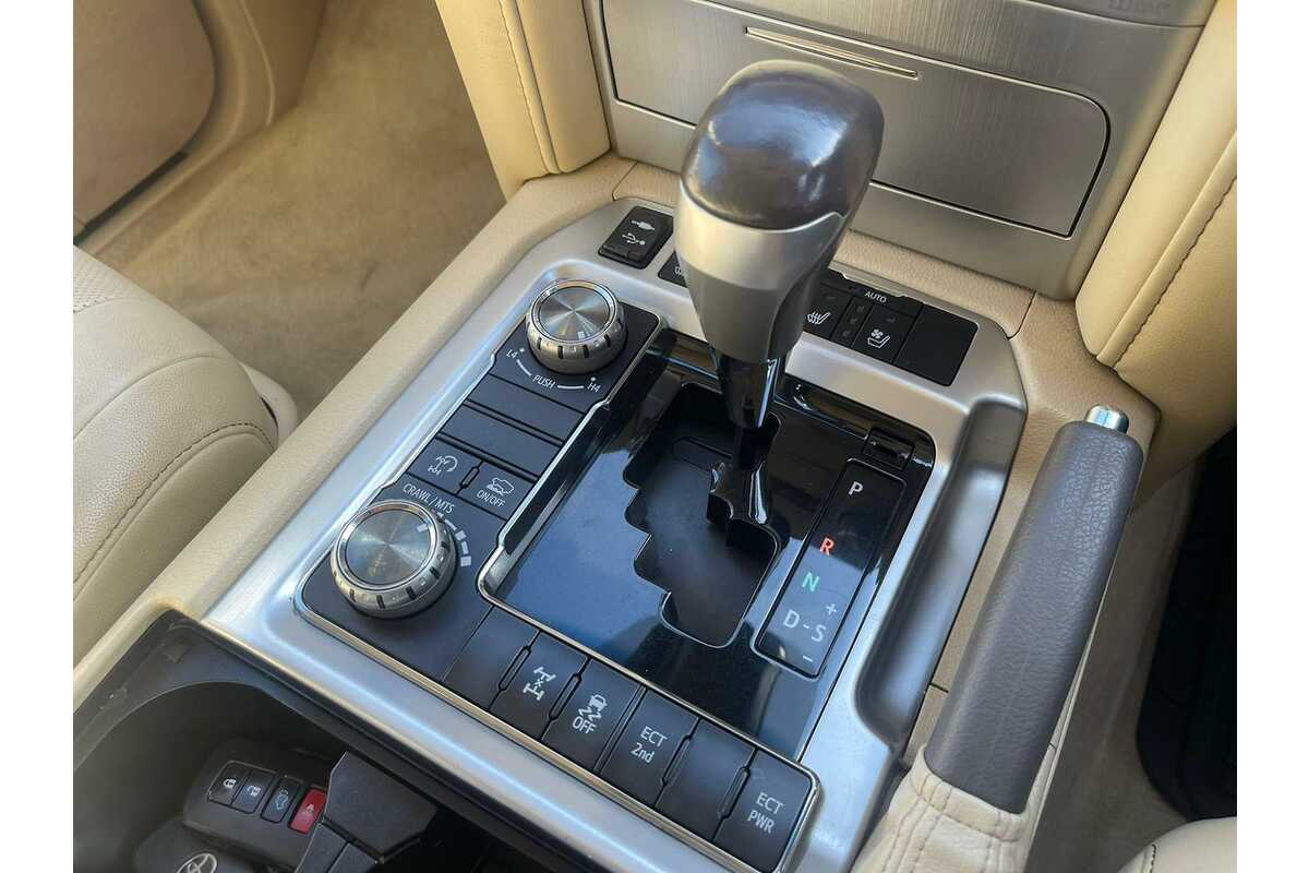 2017 Toyota Landcruiser Sahara VDJ200R
