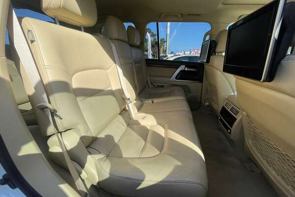 2017 Toyota Landcruiser Sahara VDJ200R