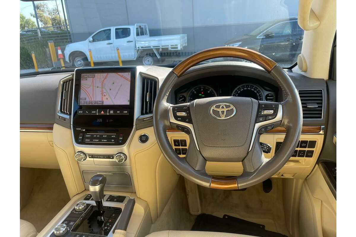2017 Toyota Landcruiser Sahara VDJ200R