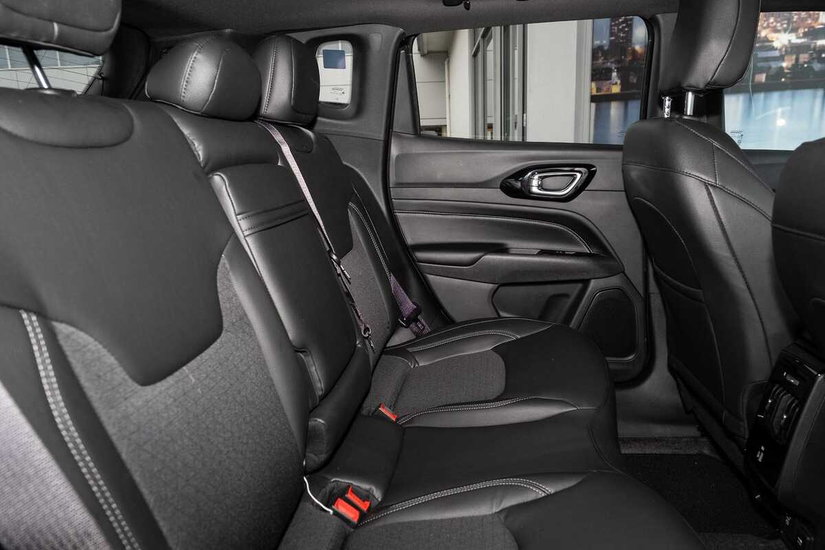 2022 Jeep Compass Night Eagle M6