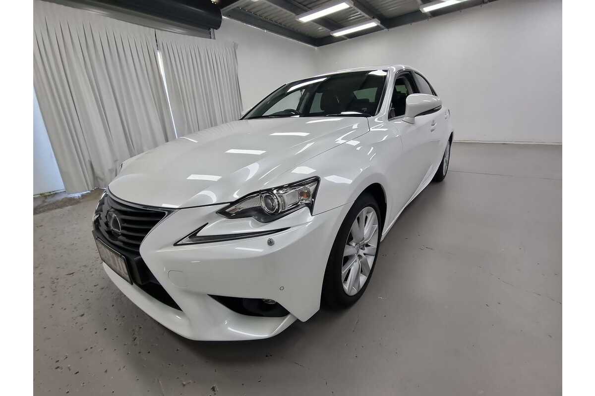 2016 Lexus IS IS300h Luxury AVE30R