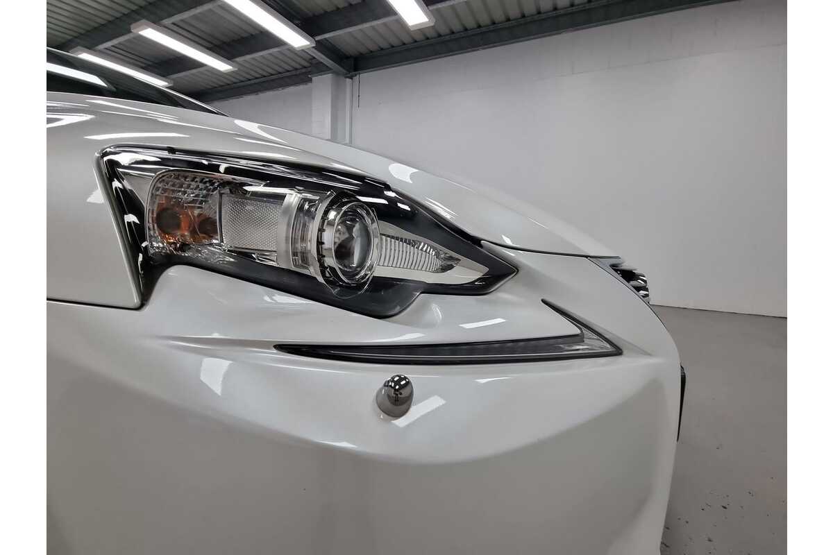 2016 Lexus IS IS300h Luxury AVE30R