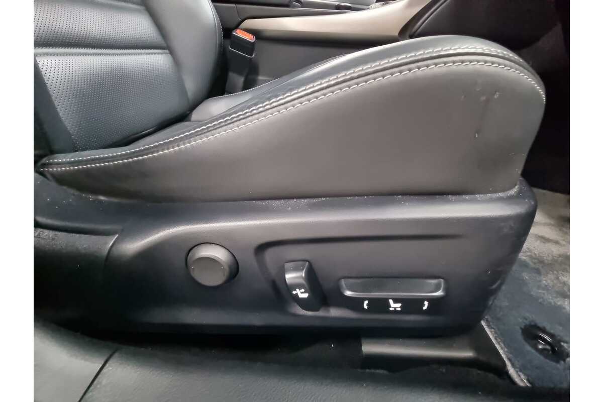 2016 Lexus IS IS300h Luxury AVE30R