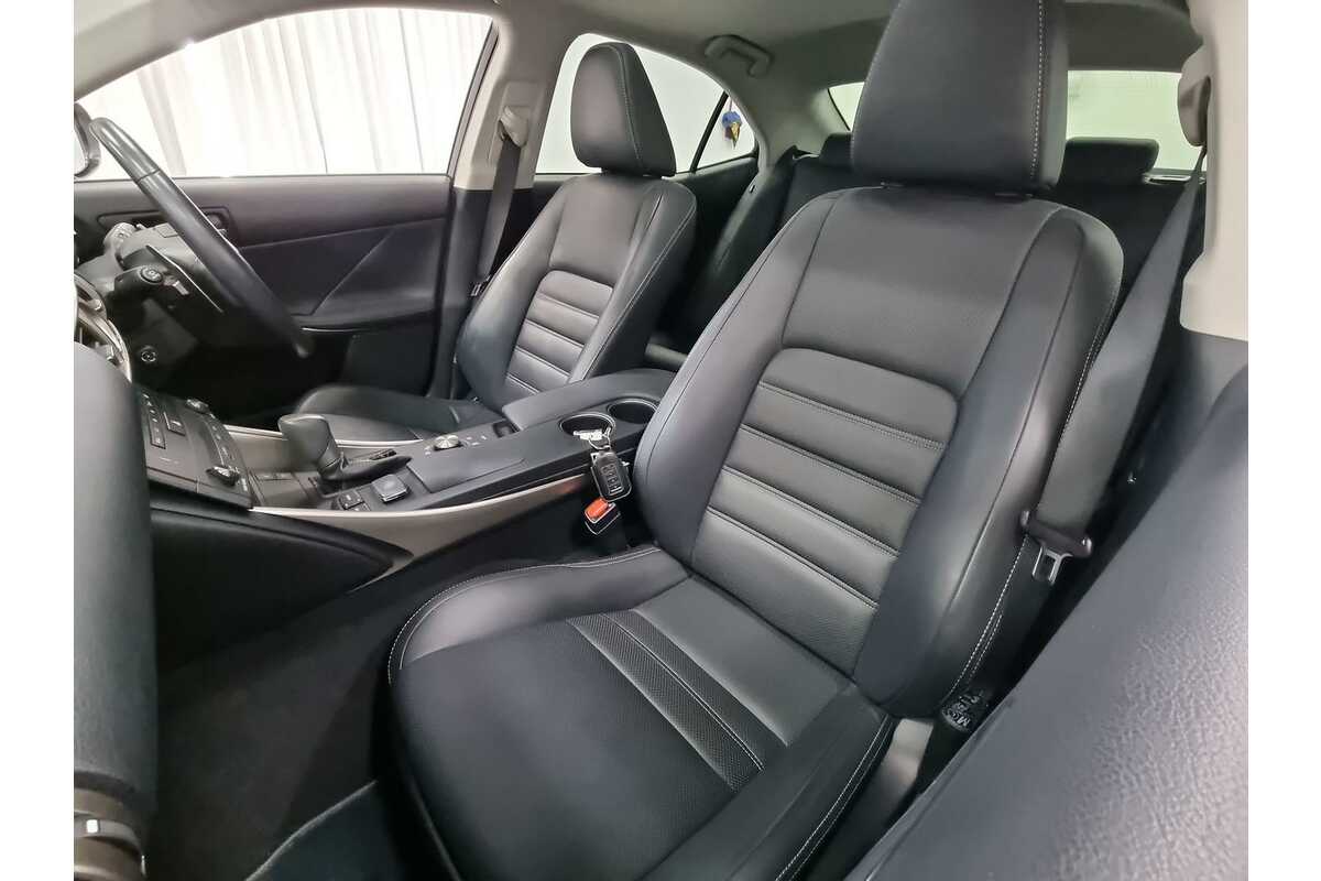 2016 Lexus IS IS300h Luxury AVE30R