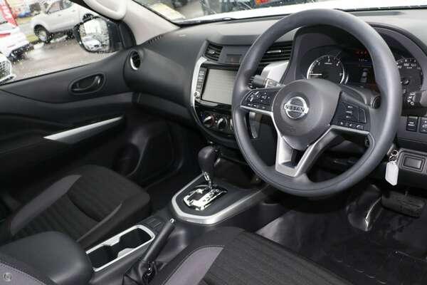 2023 Nissan Navara SL D23