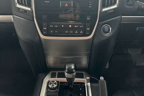 2017 Toyota Landcruiser Altitude VDJ200R