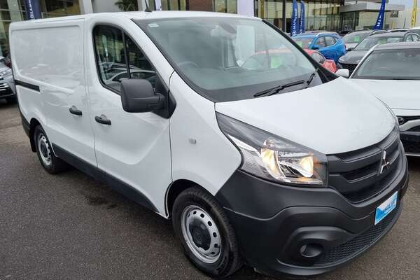 2021 Mitsubishi Express GLX SN