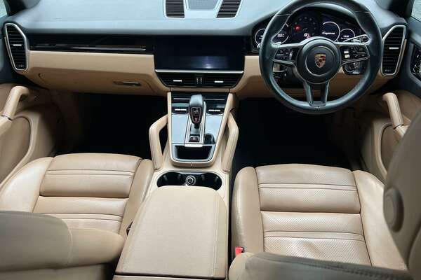 2020 Porsche Cayenne  9YA
