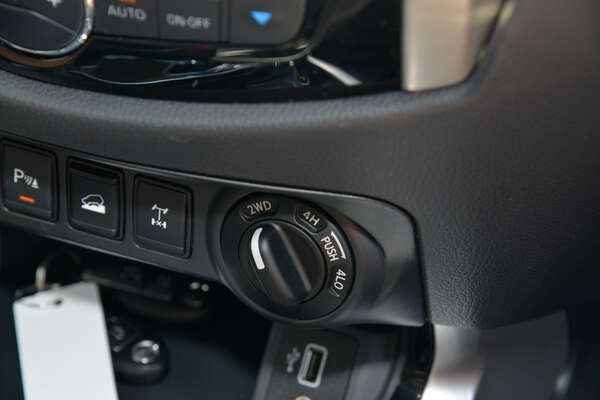 2019 Nissan Navara N-TREK D23 Series 4