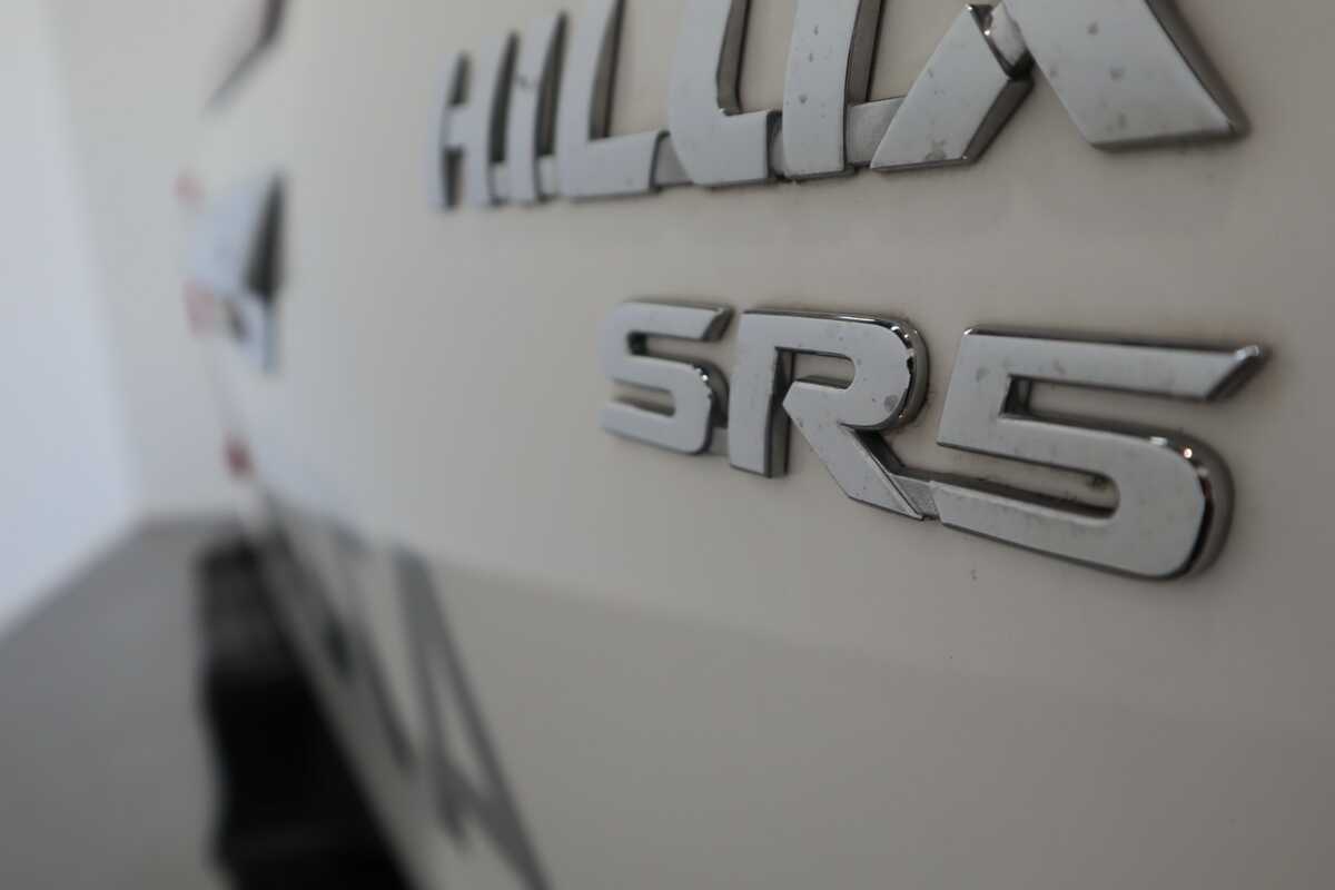 2021 Toyota HiLux 4x4 SR5 2.8L T Double2U 001 2U76940EV