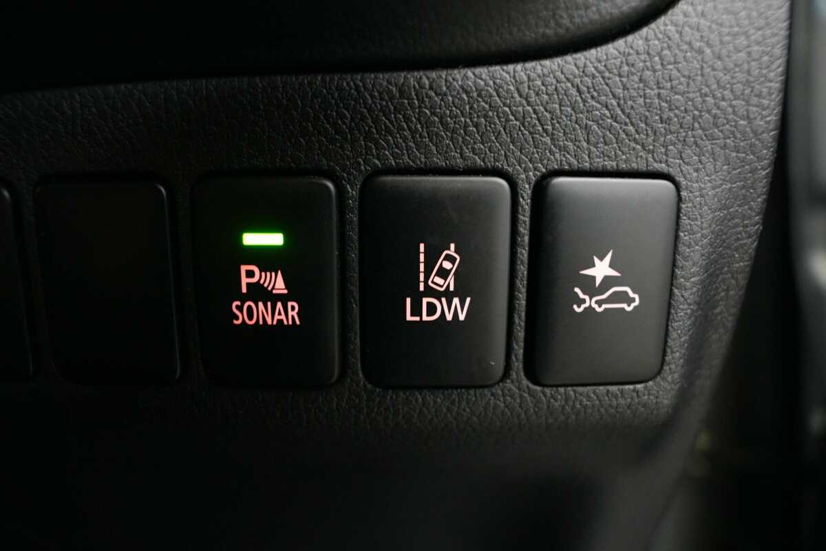 SOLD 2019 Mitsubishi Outlander ES 2WD ADAS in Silver Used SUV