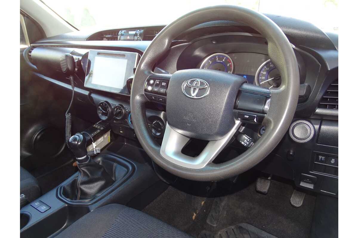 2015 Toyota Hilux SR GUN126R