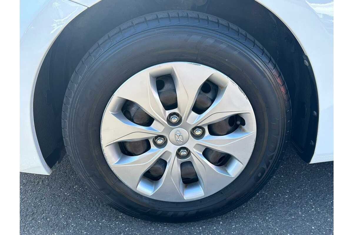 2015 Hyundai Accent Active RB2