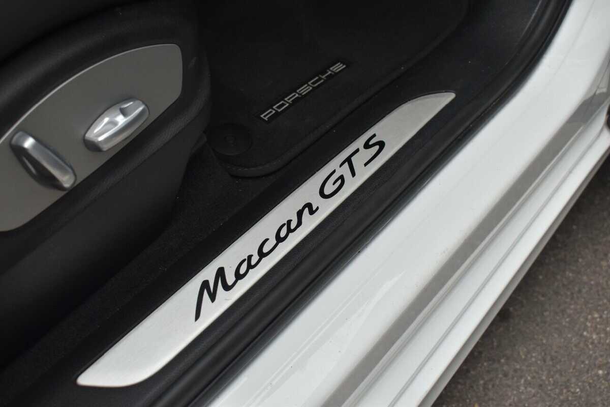 2016 Porsche Macan GTS PDK AWD 95B MY17