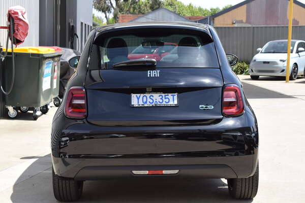 2023 Fiat 500e La Prima