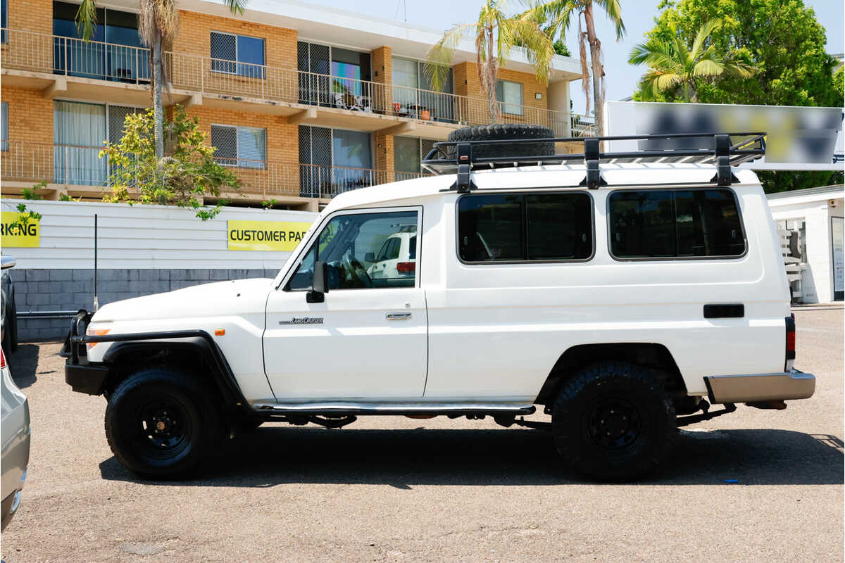 2015 Toyota LANDCRUISER
