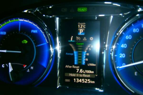 2015 Toyota Camry Atara S Hybrid AVV50R MY15