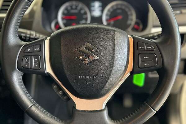 2016 Suzuki Swift GL Navigator FZ