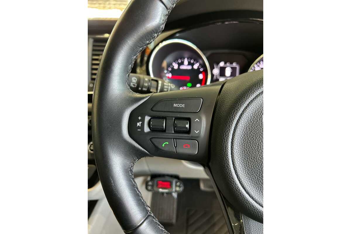 2015 Kia Carnival SLi YP