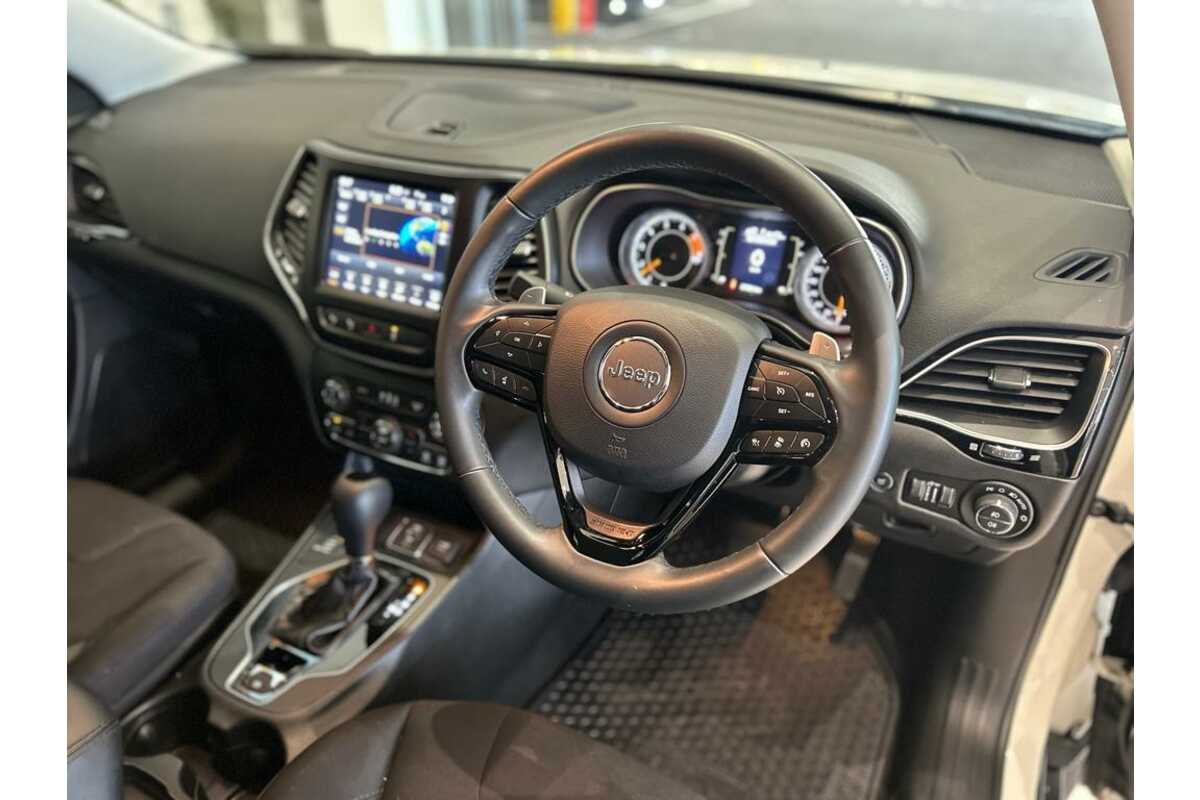 2019 Jeep Cherokee Night Eagle KL