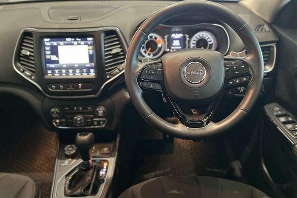 2019 Jeep Cherokee Night Eagle KL