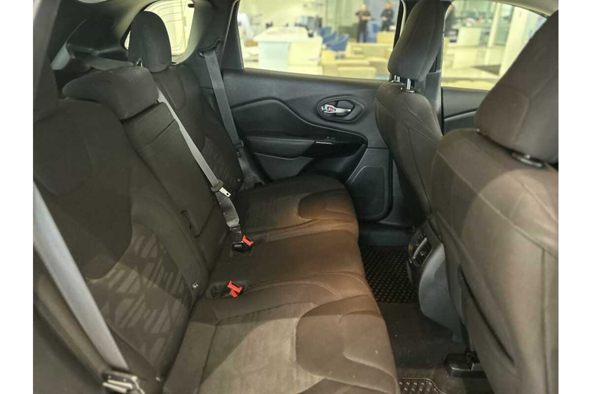 2019 Jeep Cherokee Night Eagle KL
