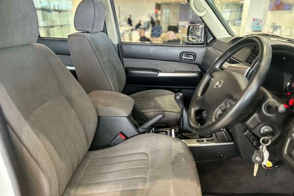 2015 Nissan Patrol ST N-TREK Y61