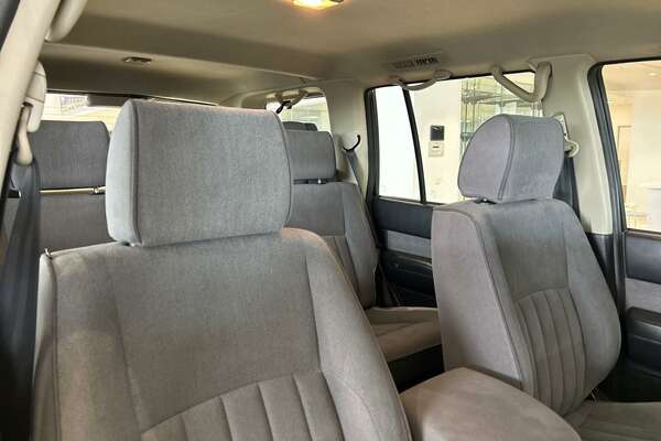 2015 Nissan Patrol ST N-TREK Y61