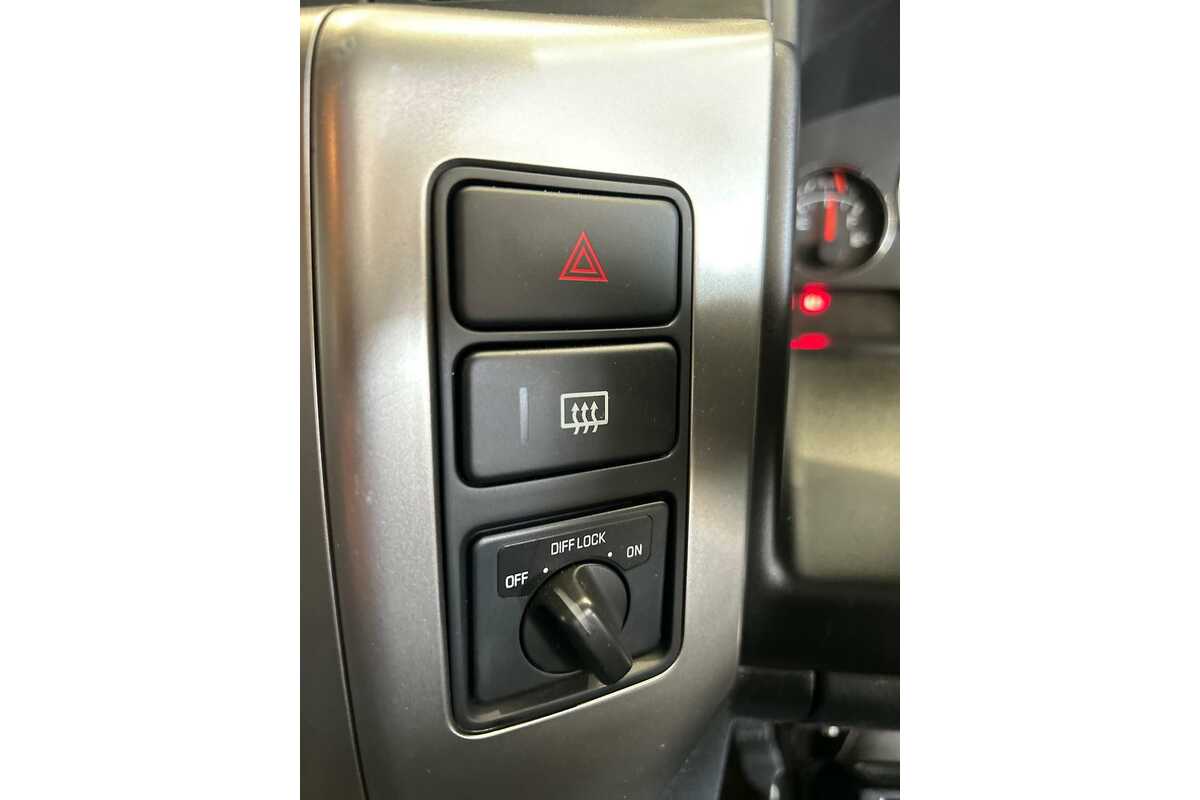 2015 Nissan Patrol ST N-TREK Y61