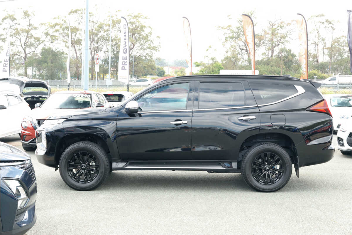 2023 Mitsubishi PAJERO SPORT