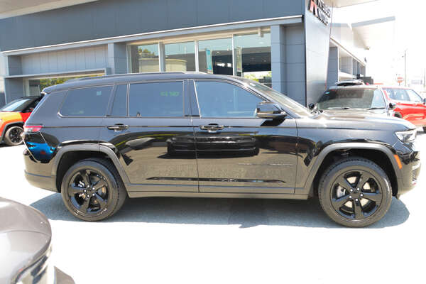 2022 Jeep Grand Cherokee Night Eagle WL