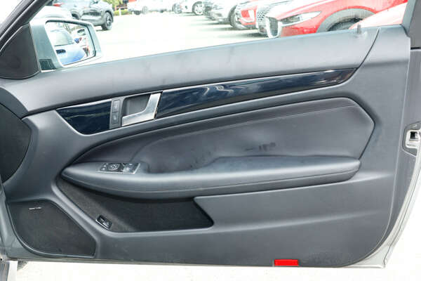 2015 Mercedes Benz C-Class C180 Avantgarde C204